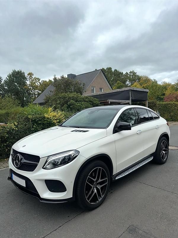 Weiß Gebraucht 2019 Mercedes GLE350 AMG Coupé | 42.900 € (Guter Preis) - Bild 1/4