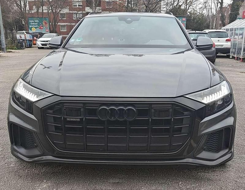 Gebraucht Audi Q8 S-Line 286 PS (210 kW) 2019 Grau SUV
