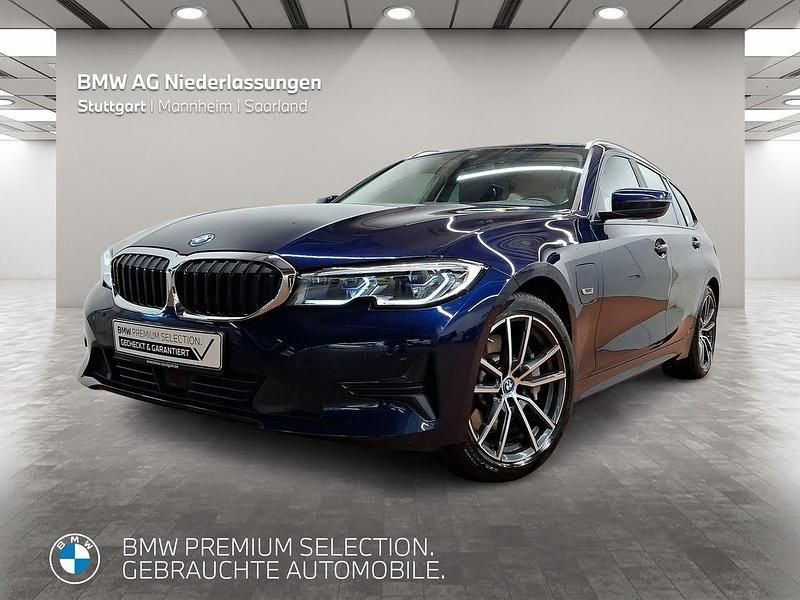 Blau Gebraucht 2022 BMW 330e Kombi | 28.990 € (Etwas zu teuer) - Bild 1/4