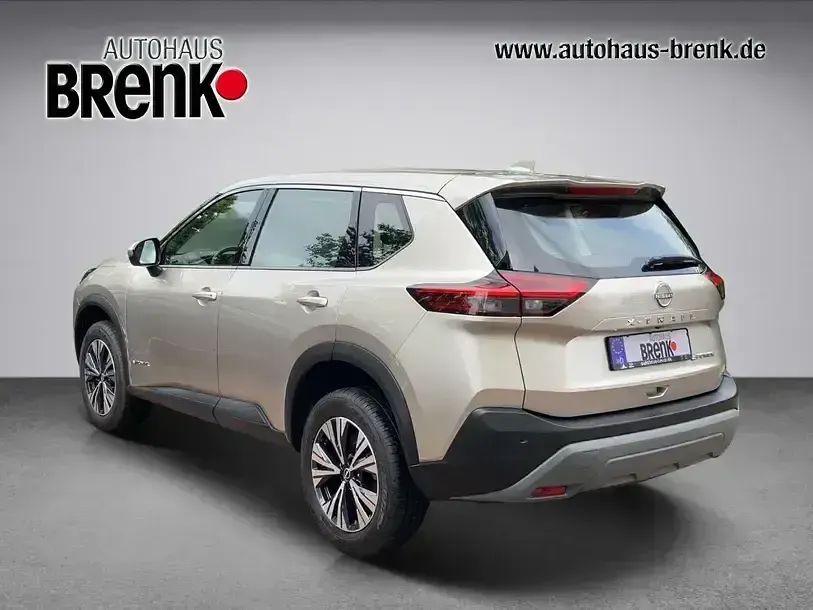 Gebraucht Nissan X-Trail Acenta 204 PS (150 kW) 2023 Champagne silver (metallic) SUV