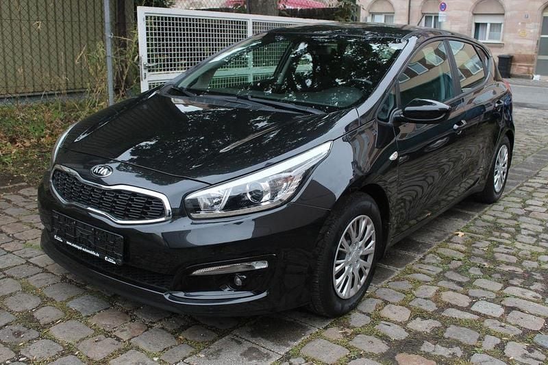 Schwarz Gebraucht 2016 Kia Ceed Limousine | 9.490 € (Guter Preis) - Bild 1/4
