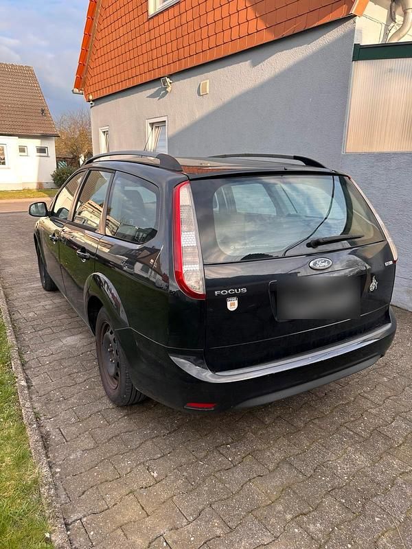 Gebraucht Ford Focus 109 PS (80 kW) 2011 Schwarz Kombi