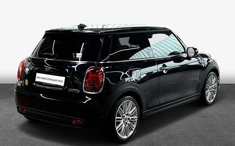 Gebraucht Mini Cooper SE 135 kW (184 PS) 2023 Schwarz Kleinwagen