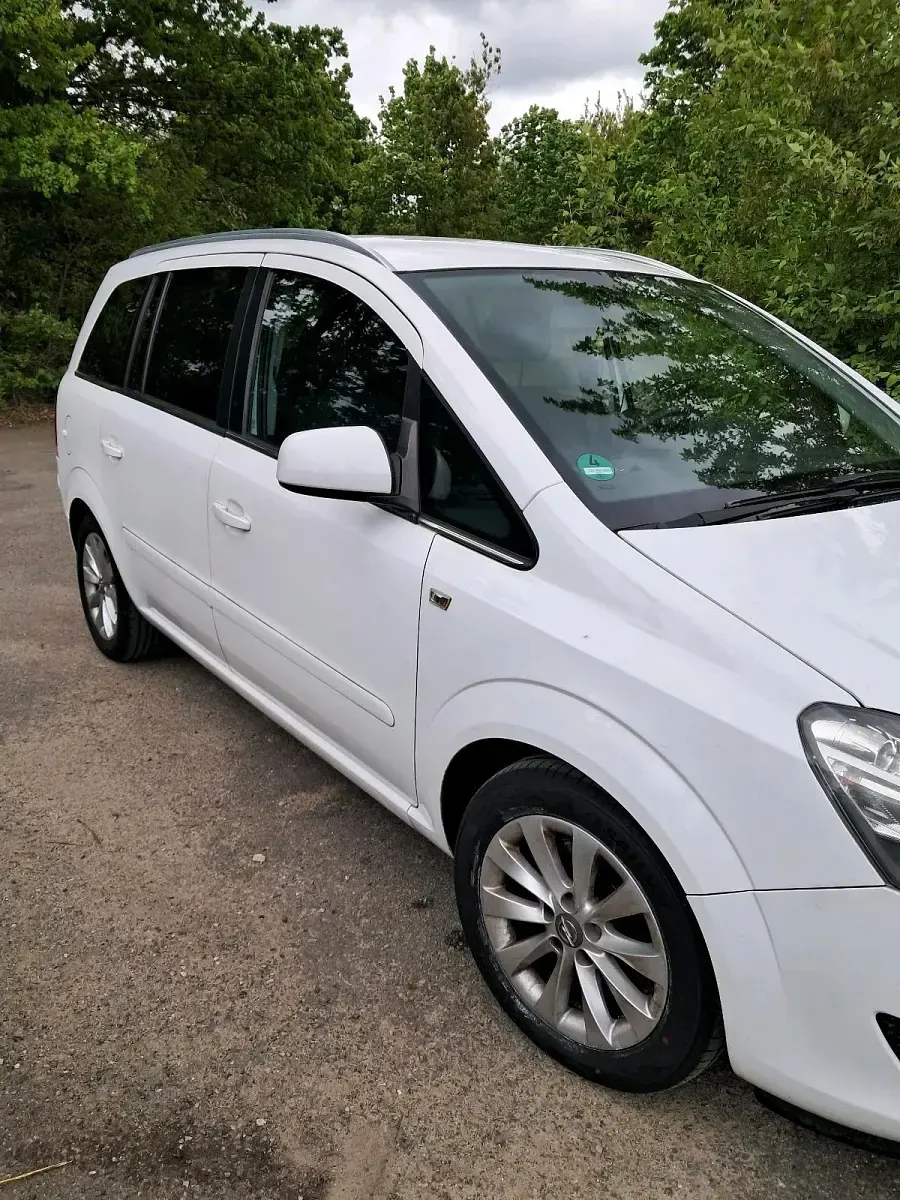 Gebraucht Opel Zafira 125 PS (91 kW) 2014 Weiß Van / Kleinbus