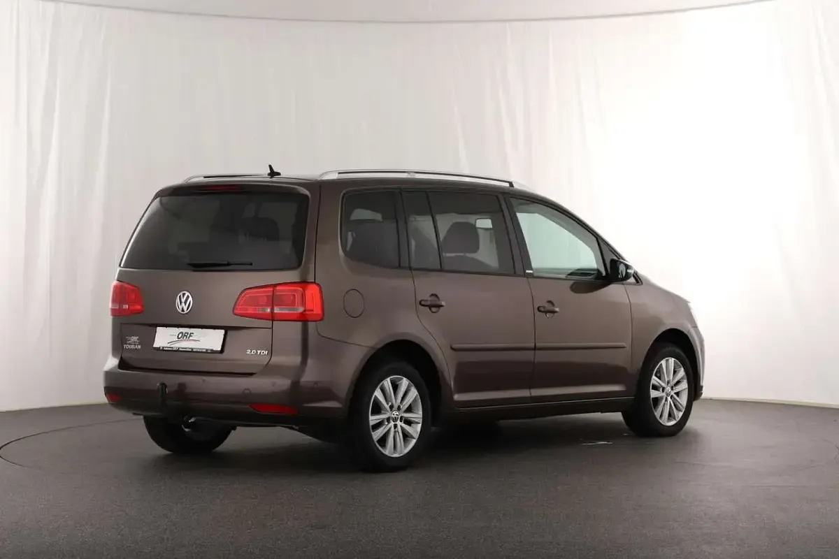 Gebraucht VW Touran Style 140 PS (102 kW) 2011 Braun Van / Kleinbus