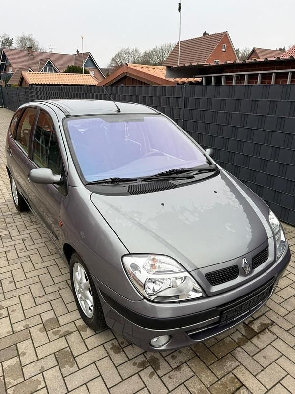 Gebraucht Renault Scénic 107 PS (78 kW) 2002 Silber Van / Kleinbus