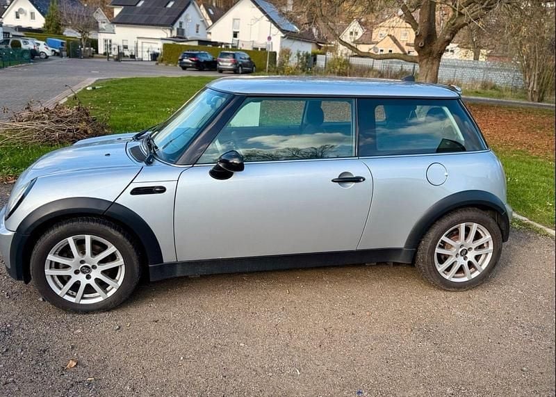 Silber Gebraucht 2004 Mini Cooper Coupé Coupé | 1.599 € (Superpreis) - Bild 1/4