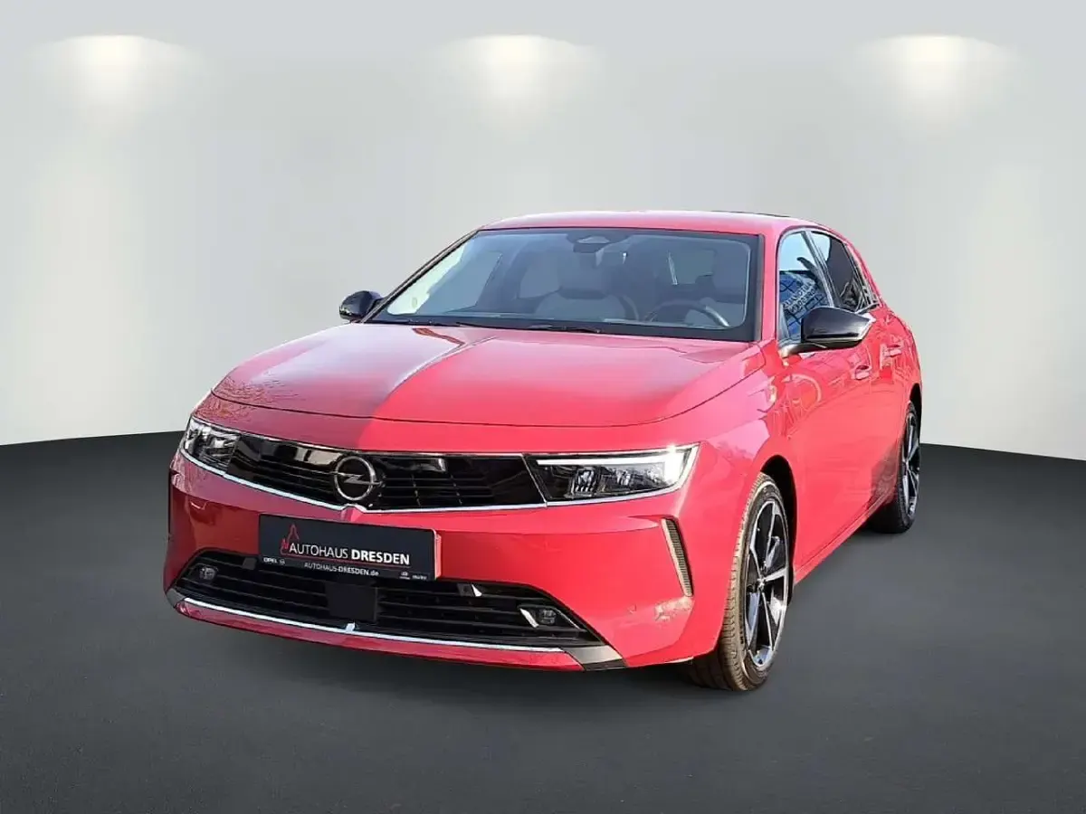 Usado Opel Astra 181 HP (133 kW) 2022 Vermelho Sedan