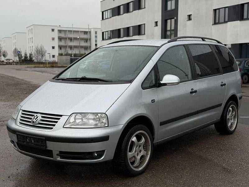 Silber Gebraucht 2009 VW Sharan Van / Kleinbus | 3.990 € (Guter Preis) - Bild 1/4
