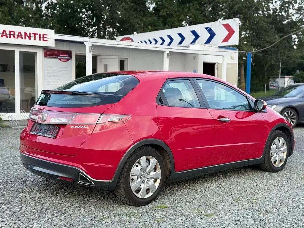 Gebraucht Honda Civic Comfort 99 PS (72 kW) 2011 Rot Limousine
