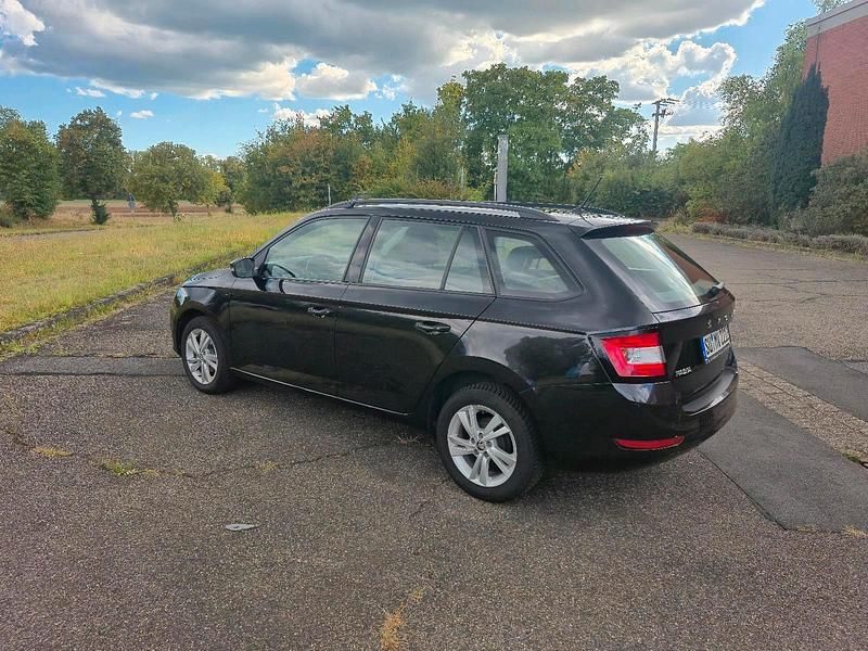 Schwarz Gebraucht 2021 Skoda Fabia Kombi | 12.700 € (Guter Preis) - Bild 1/4
