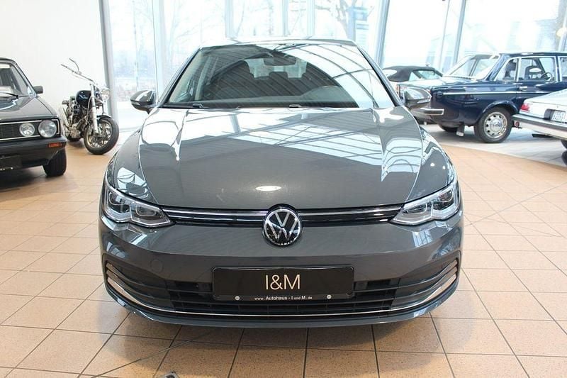 Gebraucht VW Golf VIII Active 150 PS (110 kW) 2023 Grau Limousine