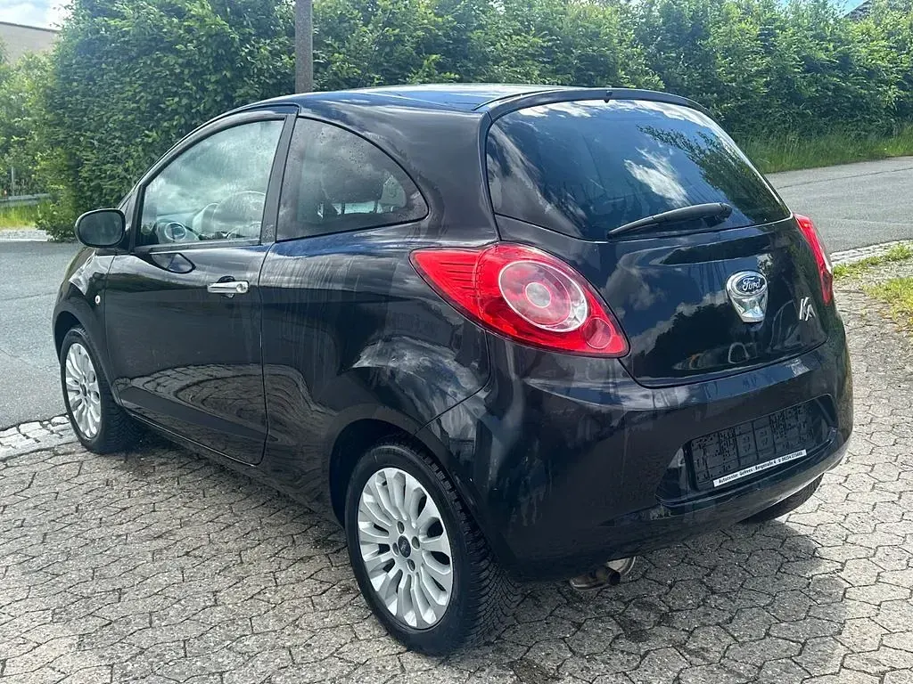 Gebraucht Ford Ka Titanium 69 PS (50 kW) 2011 Schwarz Kleinwagen