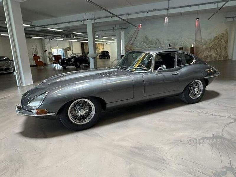 Second-hand Jaguar E-Type 265 CP (194 kW) 1965 Other Coupe