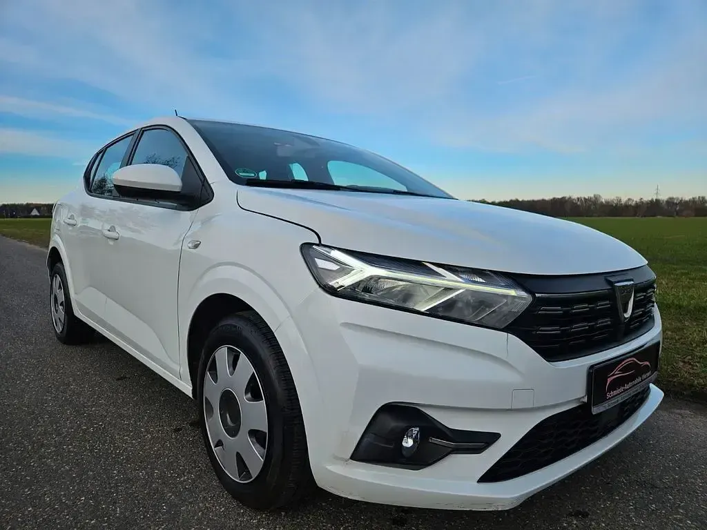 Gebraucht Dacia Sandero Comfort 67 PS (49 kW) 2021 Weiß Limousine