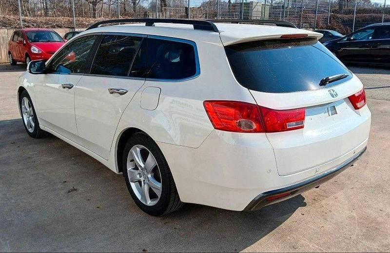 Gebraucht Honda Accord Executive 150 PS (110 kW) 2012 Weiß Kombi