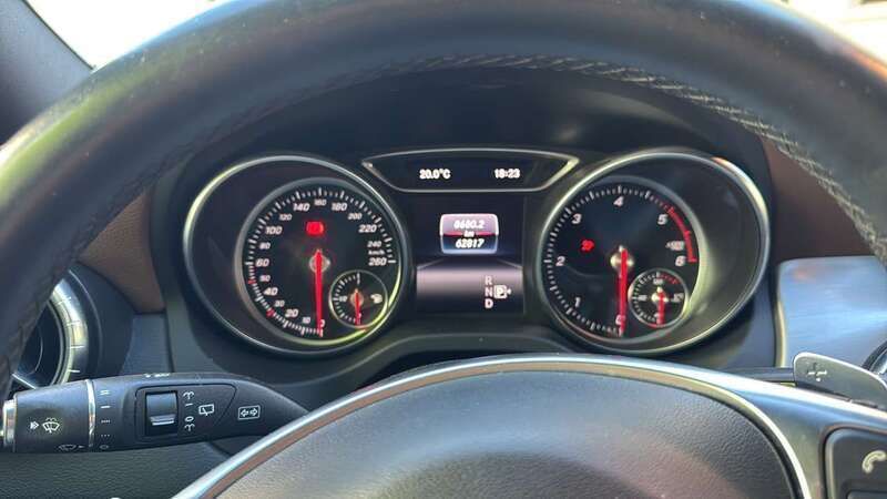 Schwarz Gebraucht 2016 Mercedes CLA220 Limousine | 22.500 € (Etwas zu teuer) - Bild 1/4