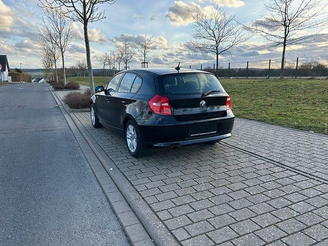 Gebraucht BMW 118 143 PS (105 kW) 2007 Schwarz Kleinwagen