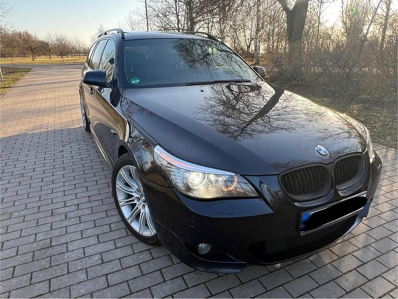 Gebraucht BMW 530 M Sport 235 PS (172 kW) 2008 Blau Kombi