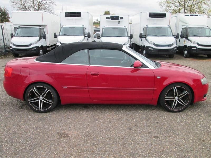 Gebraucht Audi A4 Cabriolet 163 PS (119 kW) 2002 Rot Cabrio