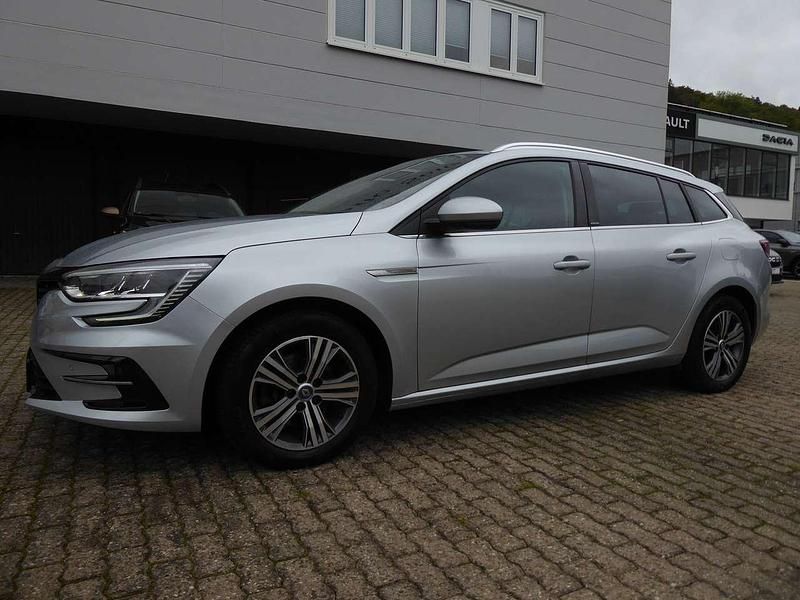 Highlandgrau Gebraucht 2021 Renault Mégane IV Intens Kombi | 16.490 € (Guter Preis) - Bild 1/4