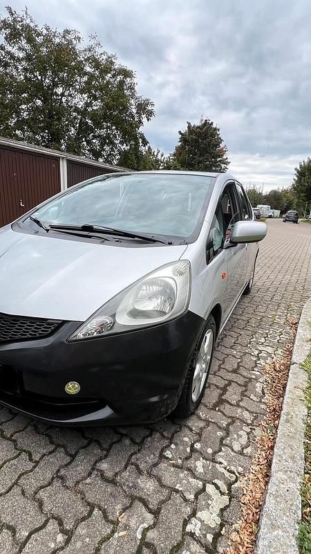 Gebraucht Honda Jazz 90 PS (66 kW) 2010 Grau Kleinwagen