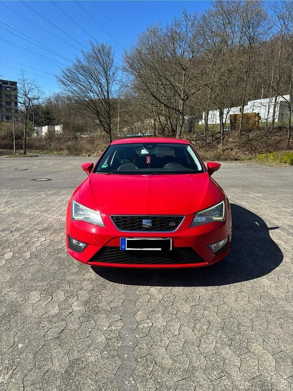 Rot Gebraucht 2015 Seat Leon FR Coupé | 12.000 € (Fairer Preis) - Bild 1/4