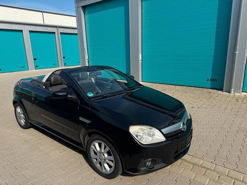 Schwarz Gebraucht 2006 Opel Tigra Kleinwagen | 2.100 € (Etwas zu teuer) - Bild 1/4