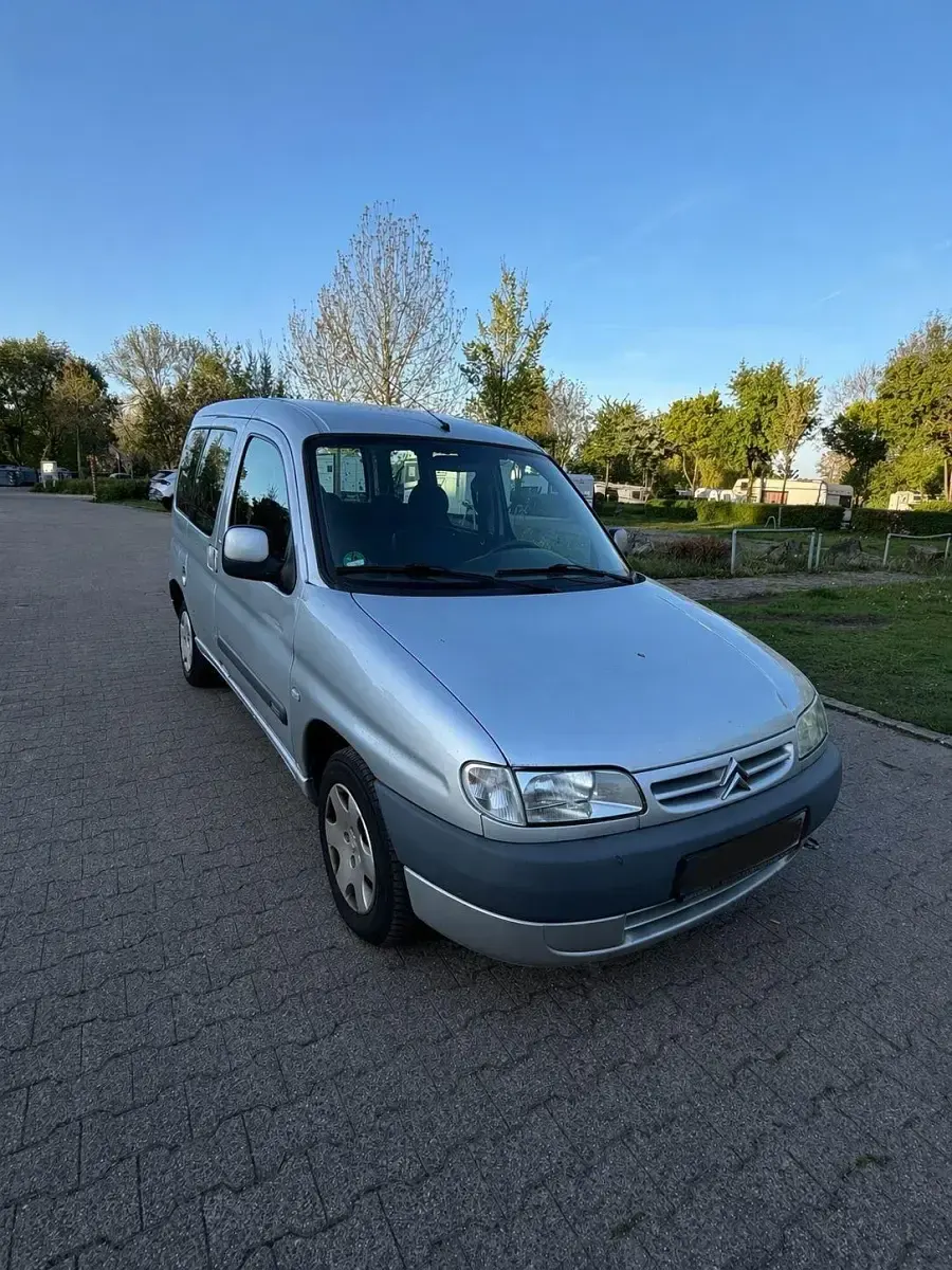 Gebraucht Citroën Berlingo 108 PS (79 kW) 2002 Silber Van / Kleinbus