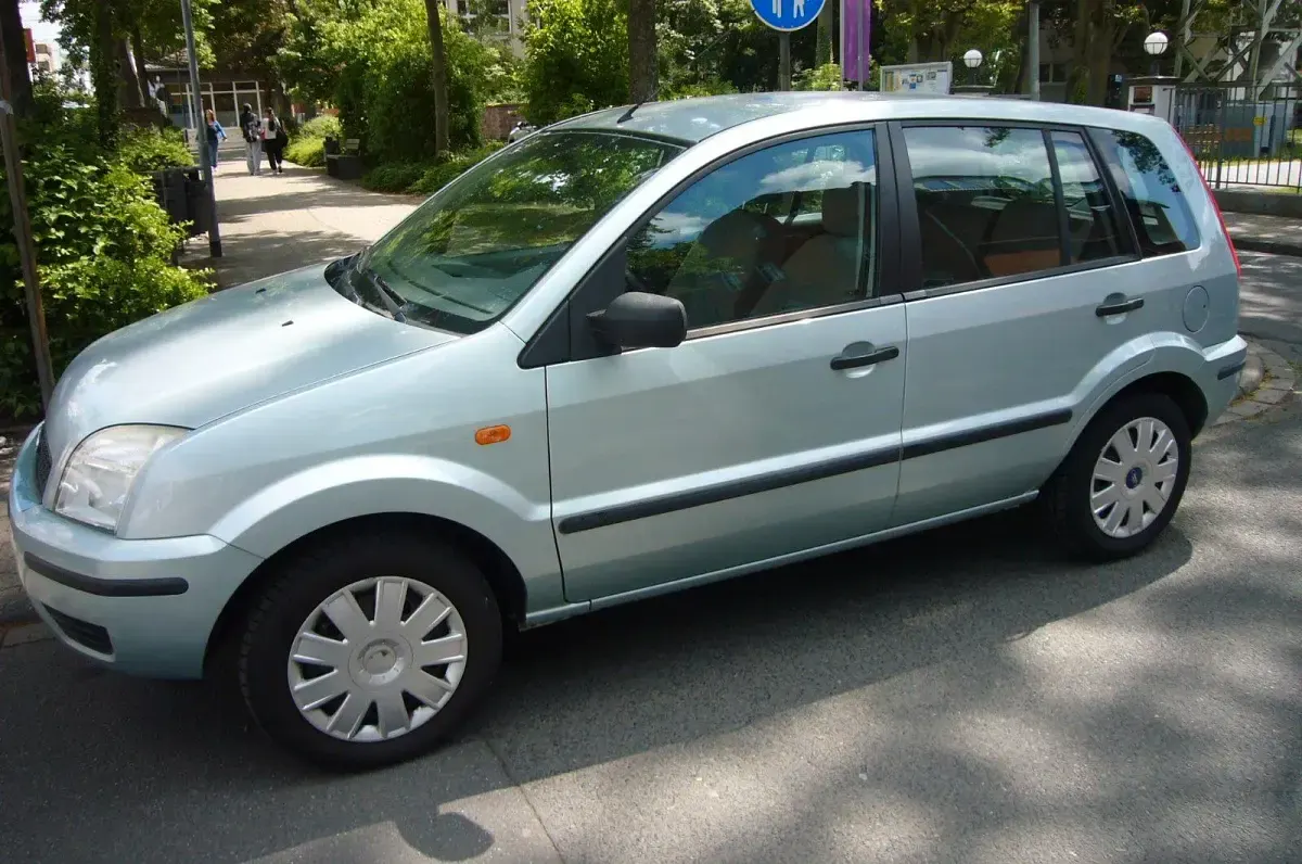 Gebraucht Ford Fusion 80 PS (58 kW) 2004 Schwarz Kleinwagen