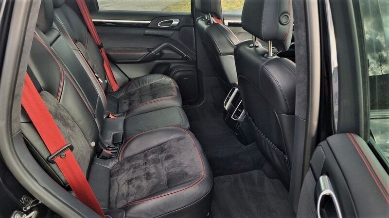 Gebraucht Porsche Cayenne GTS 441 PS (324 kW) 2017 Tiefschwarzmetallic SUV