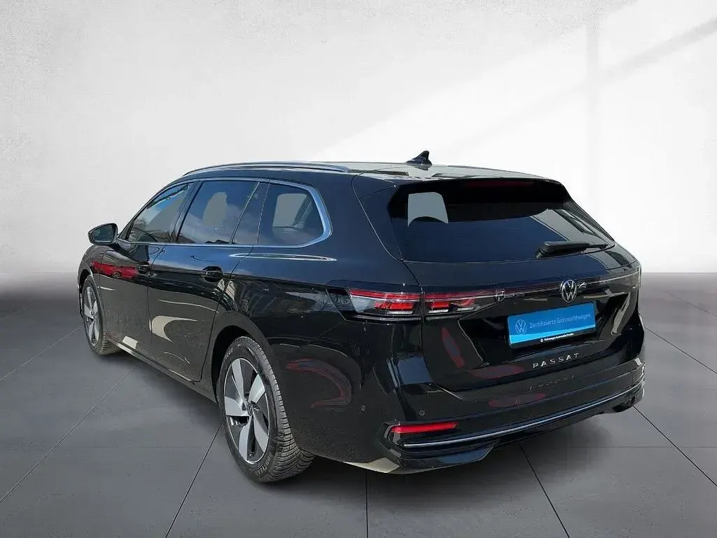 Używany VW Passat Elegance 150 KM (110 kW) 2025 Czarny Kombi