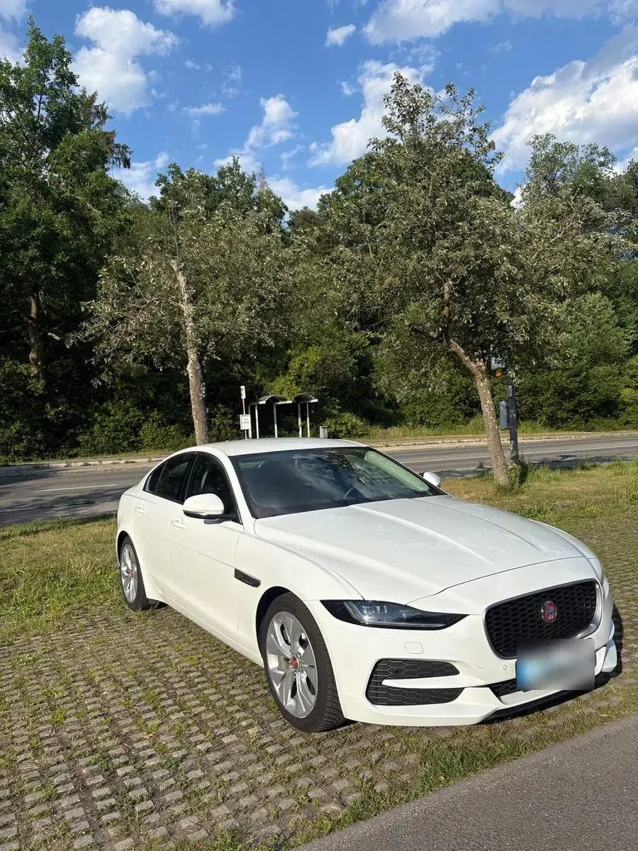 Gebraucht Jaguar XE S 179 PS (131 kW) 2020 Weiß Limousine