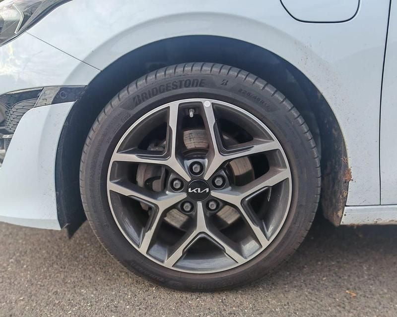 Gebraucht Kia Ceed Platinum 141 PS (103 kW) 2022 Weiß Kleinwagen