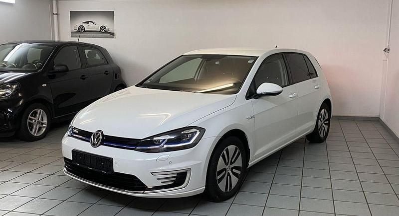 Gebraucht VW Golf 100 kW (136 PS) 2019 Weiß Limousine