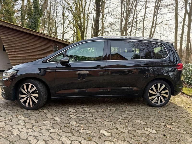 Gebraucht VW Touran Highline 190 PS (139 kW) 2016 Schwarz Van / Kleinbus