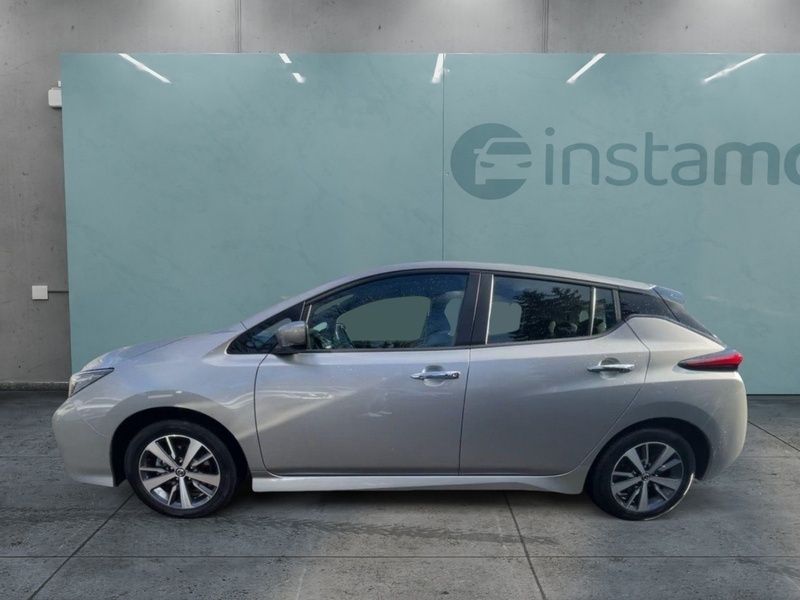 Gebraucht Nissan Leaf Acenta 110 kW (150 PS) 2022 Silber Kleinwagen