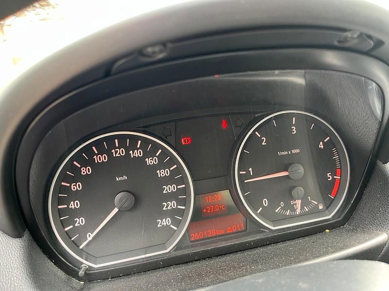 Schwarz Gebraucht 2005 BMW 120 Kleinwagen | 2.450 € (Fairer Preis) - Bild 1/4