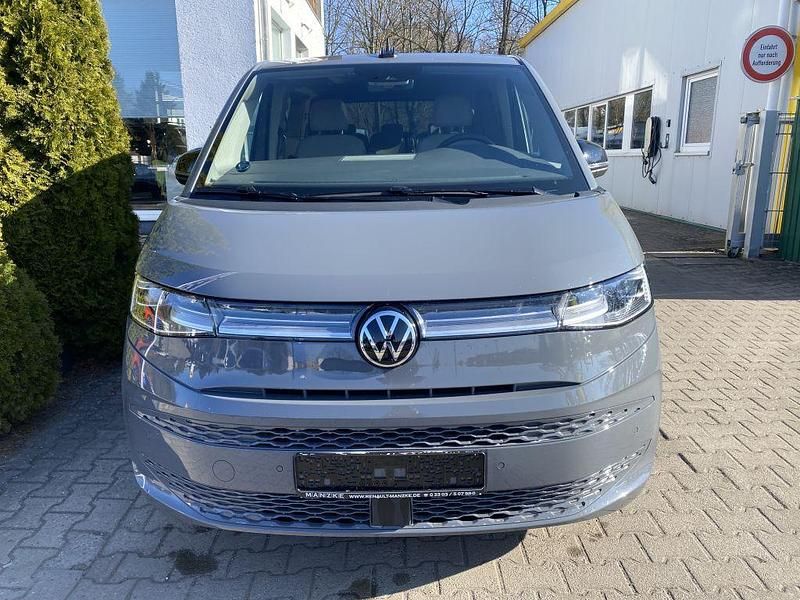 Gebraucht VW Multivan Style 150 PS (110 kW) 2024 Grau Van