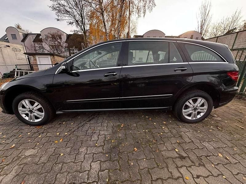 Gebraucht Mercedes R280 231 PS (169 kW) 2007 Obsidianschwarz  metalliclack Van / Kleinbus