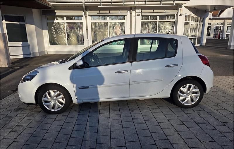 Gebraucht Renault Clio III 101 PS (74 kW) 2009 Weiß Kleinwagen