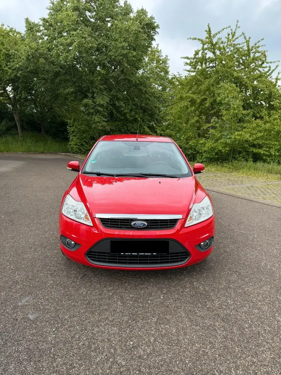 Gebraucht Ford Focus 125 PS (91 kW) 2008 Rot Kleinwagen