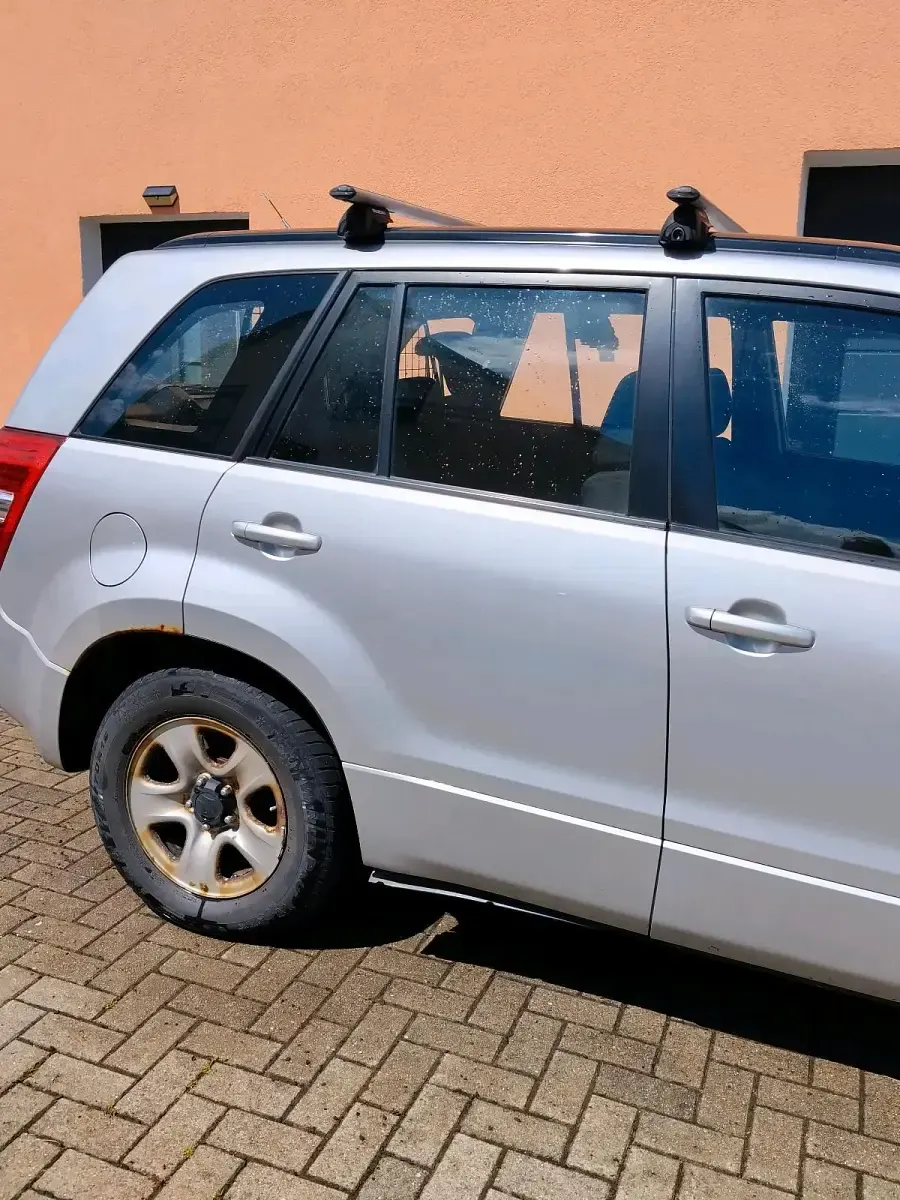 Gebraucht Suzuki Grand Vitara 129 PS (94 kW) 2010 Silber SUV