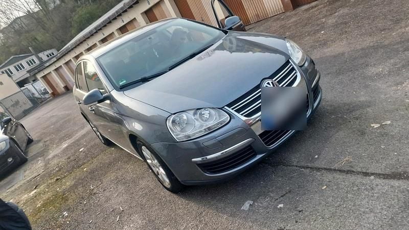 Gebraucht VW Jetta 105 PS (77 kW) 2007 Silber Limousine