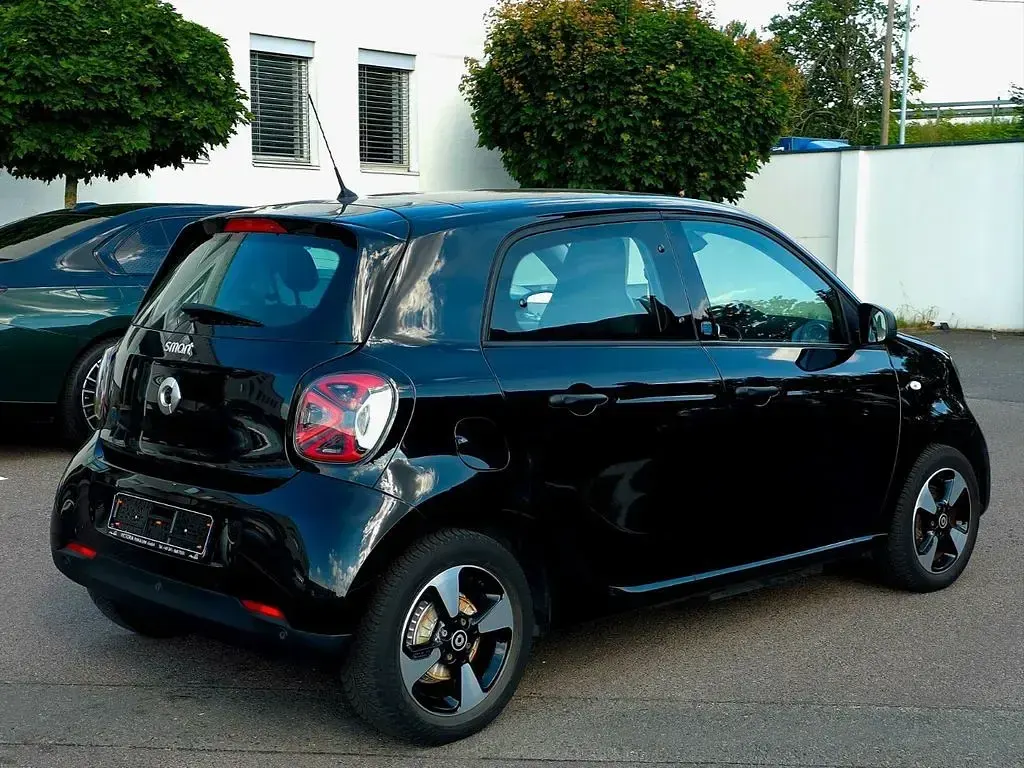Gebraucht Smart ForFour Electric Drive 60 kW (82 PS) 2021 Schwarz Limousine