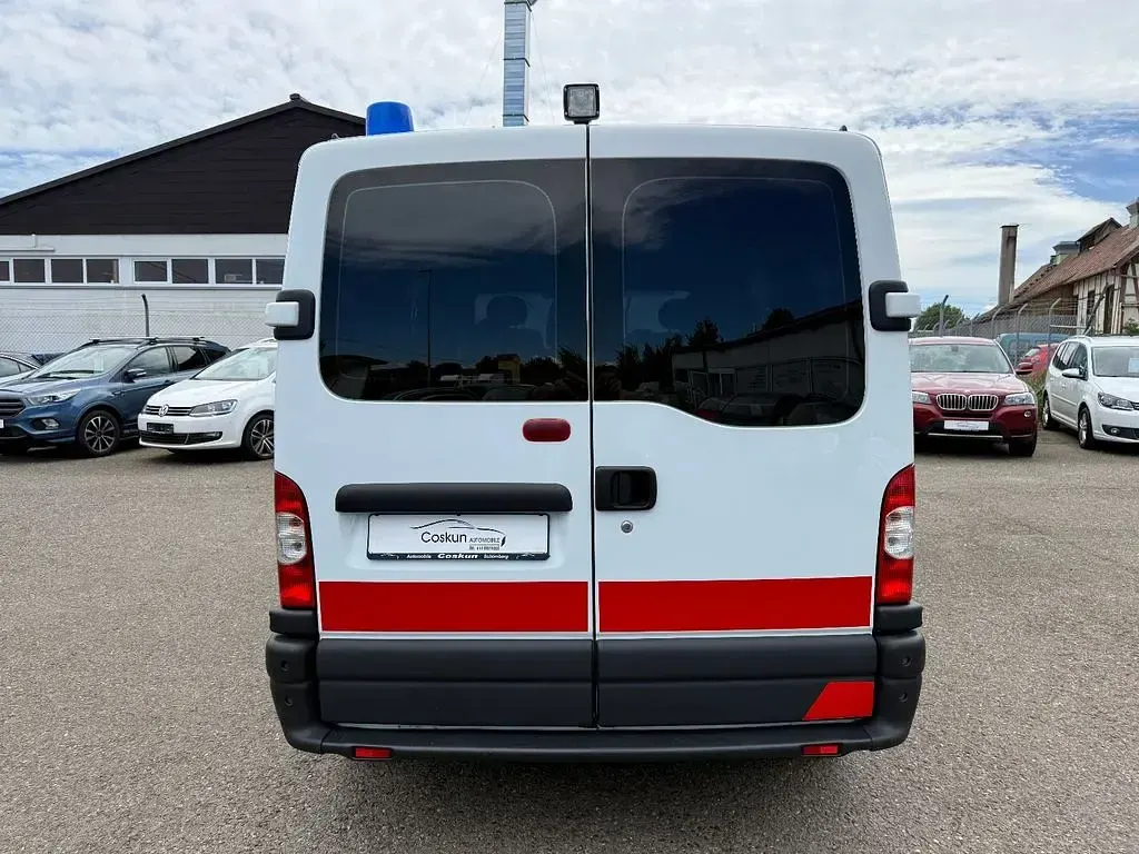 Gebraucht Renault Master 114 PS (83 kW) 2005 Weiß Van / Kleinbus