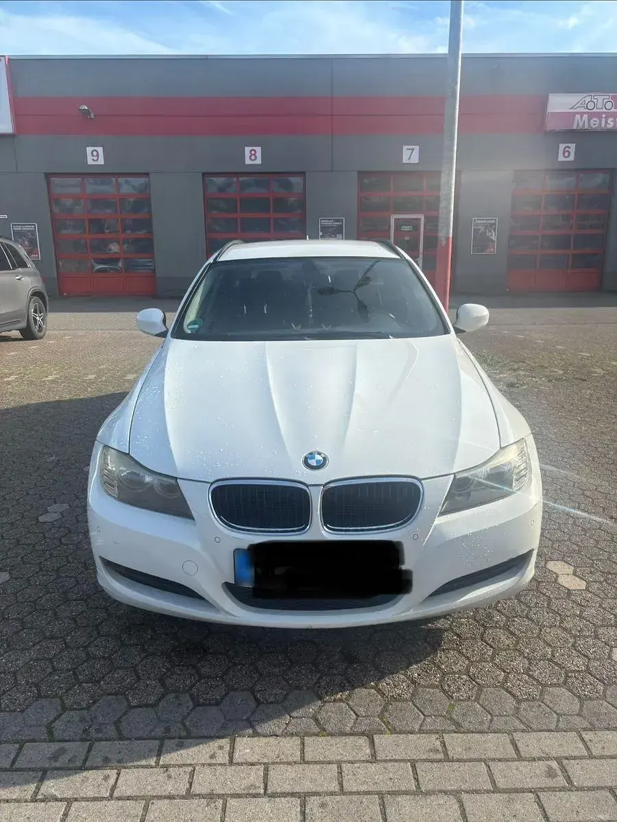 Gebraucht BMW 316 116 PS (85 kW) 2010 Schwarz Kombi