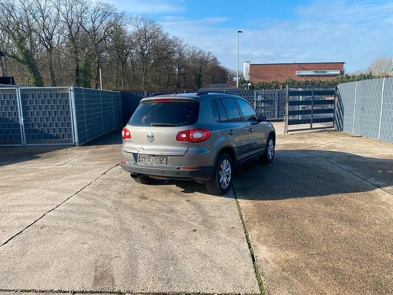 Gebraucht VW Tiguan 150 PS (110 kW) 2009 Grau SUV