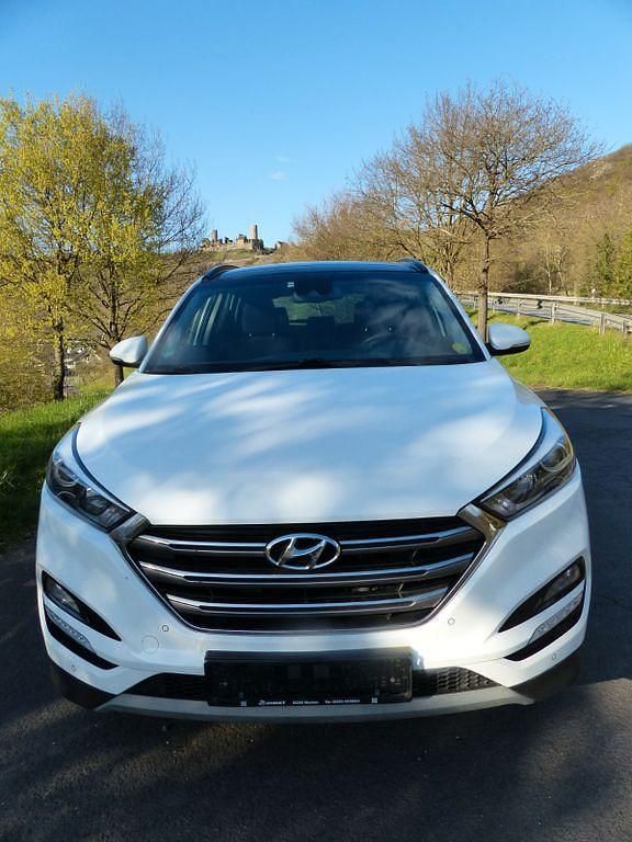 Gebraucht Hyundai Tucson 141 PS (103 kW) 2017 Weiß SUV