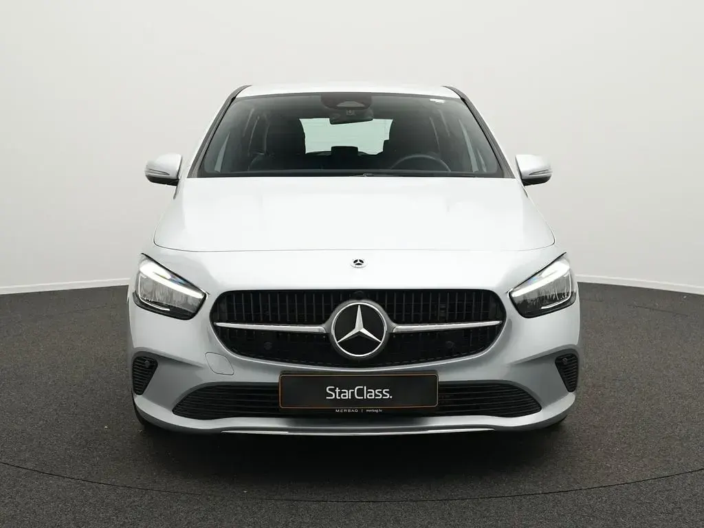 Gebraucht Mercedes B180 116 PS (85 kW) 2025 Silber Kleinwagen